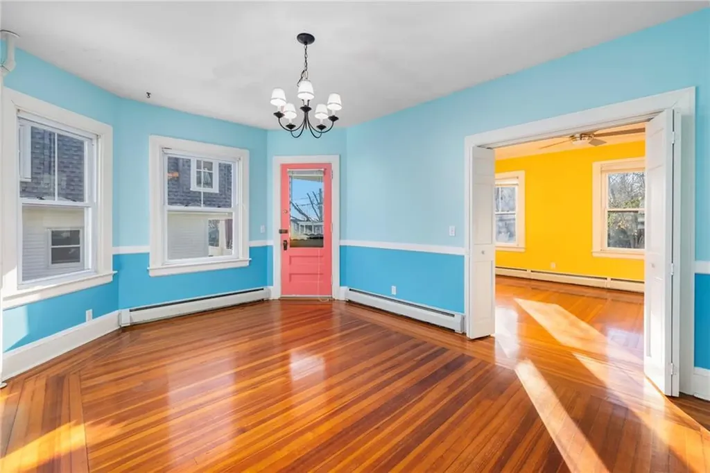 73 Bayside Avenue Warwick RI 02888