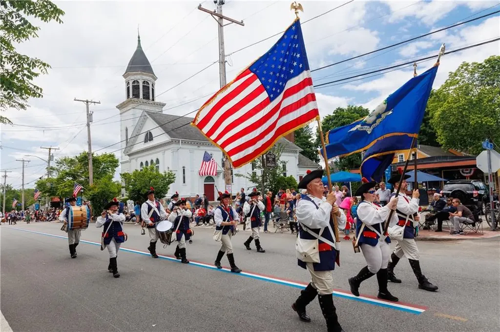 73 Bayside Avenue Warwick RI 02888