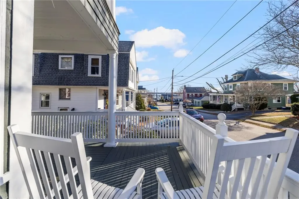 73 Bayside Avenue Warwick RI 02888