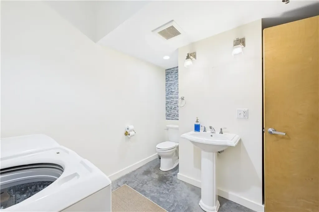 28 Bayley Street Pawtucket RI 02860