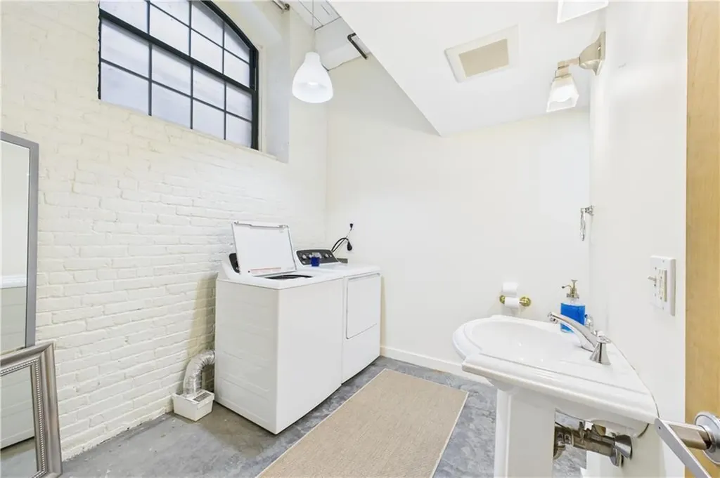 28 Bayley Street Pawtucket RI 02860