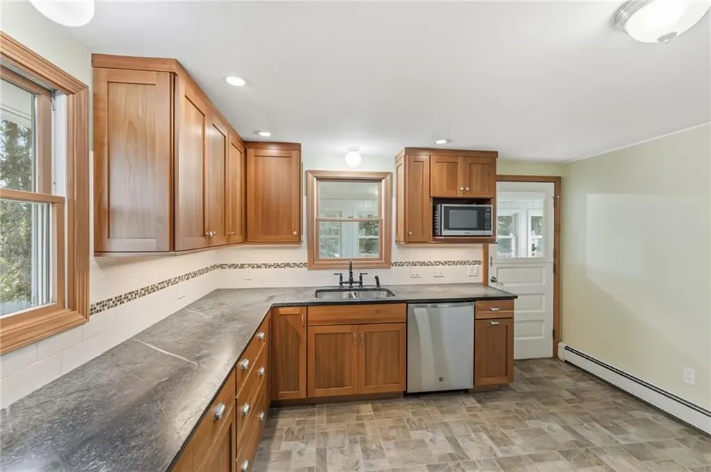 382 Beavertail Road Jamestown RI 02835