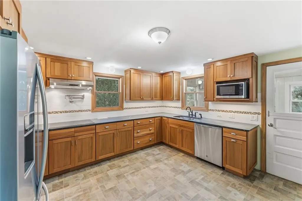 382 Beavertail Road Jamestown RI 02835