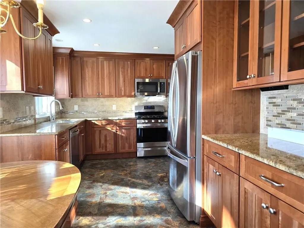 38 Bretton Woods Drive Cranston RI 02920