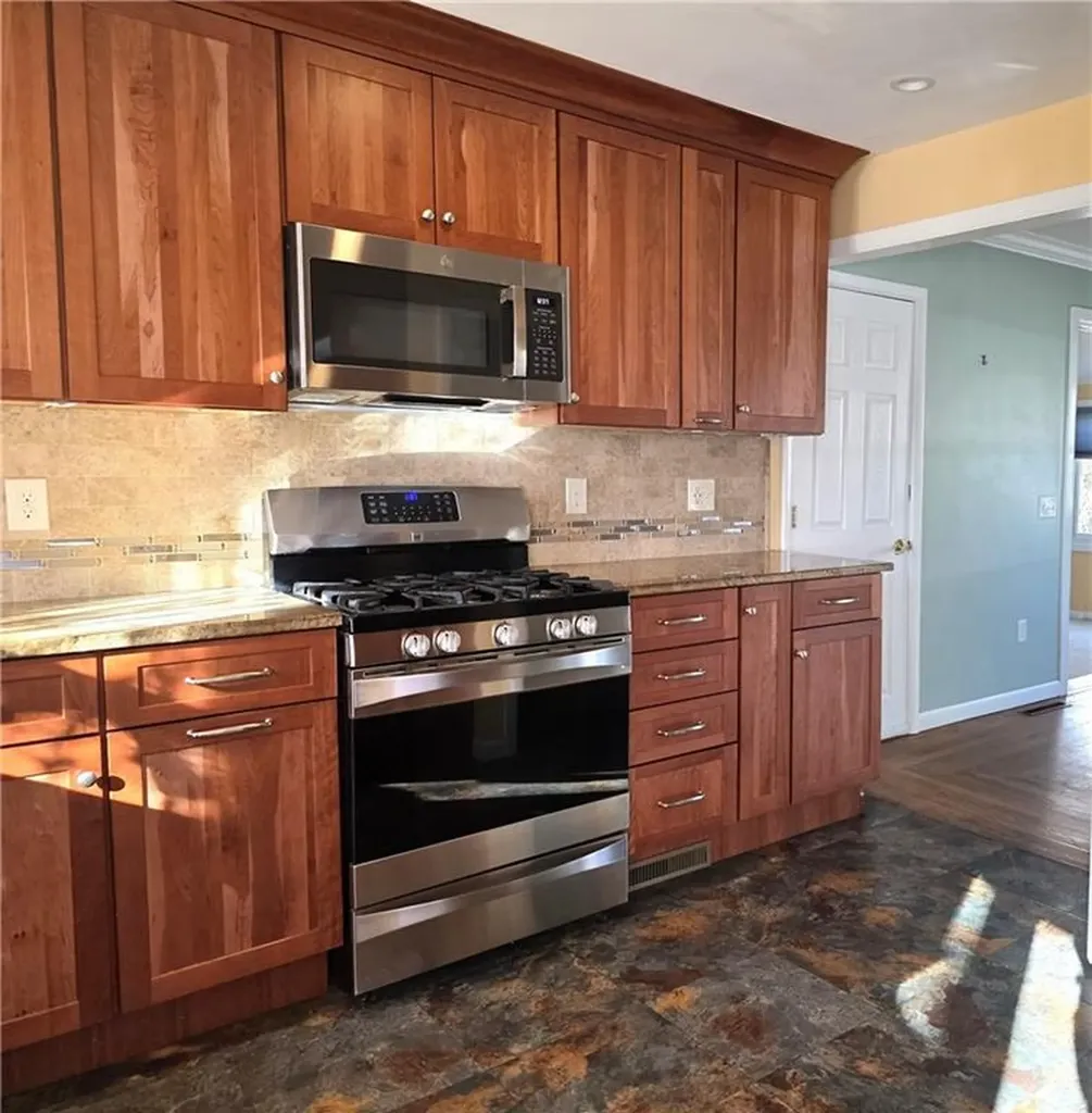 38 Bretton Woods Drive Cranston RI 02920