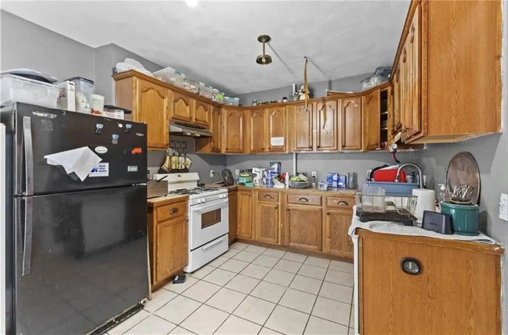58 Oakley Road Woonsocket RI 02895