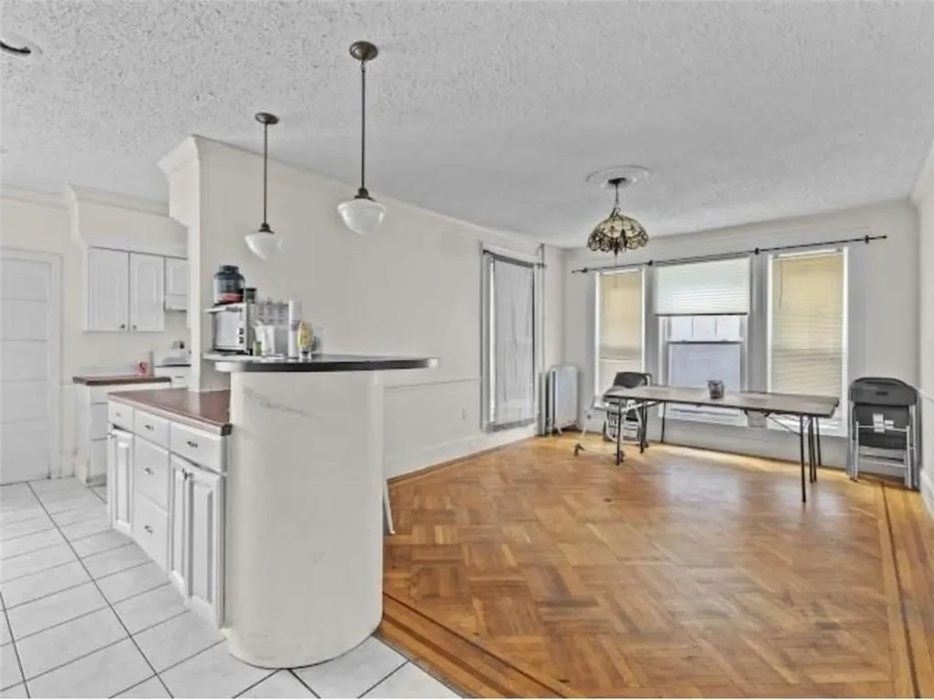 58 Oakley Road Woonsocket RI 02895