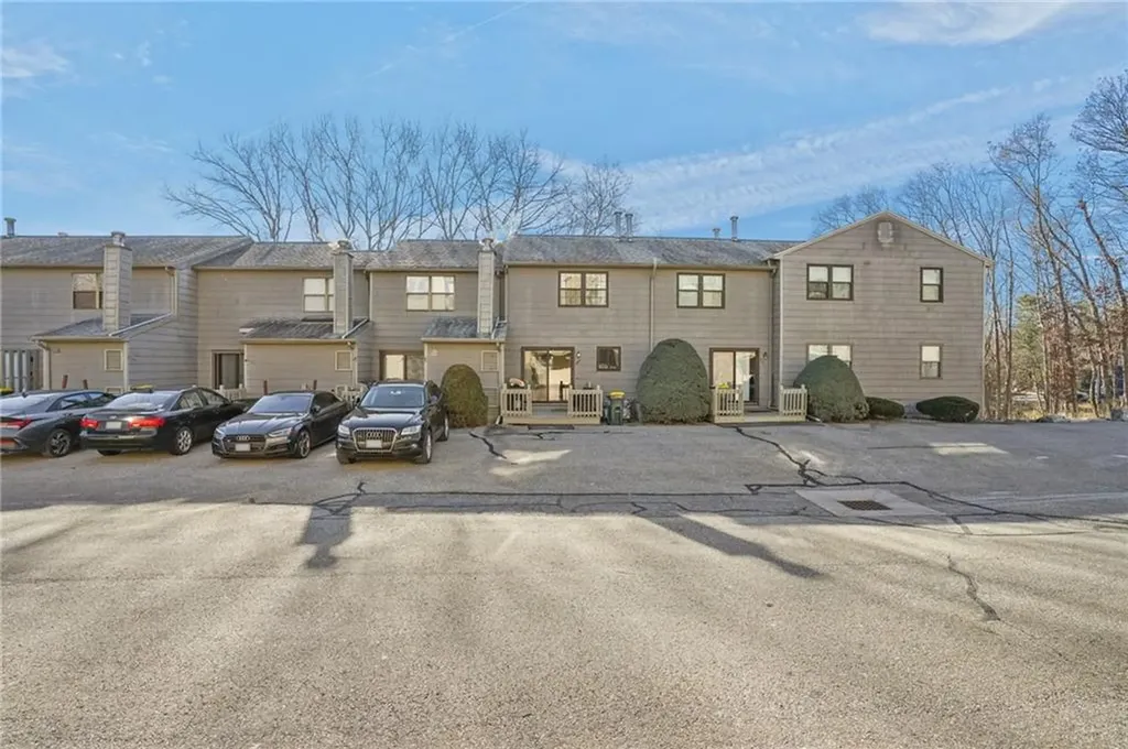 407 Pinewood Drive Smithfield RI 02917