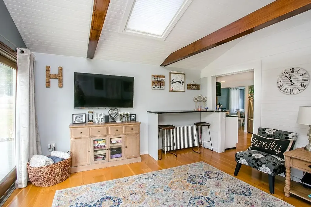 1994 East Main Road Portsmouth RI 02871