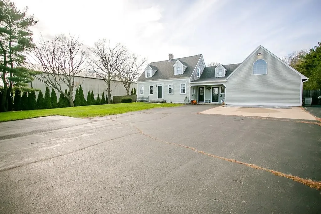 1994 East Main Road Portsmouth RI 02871