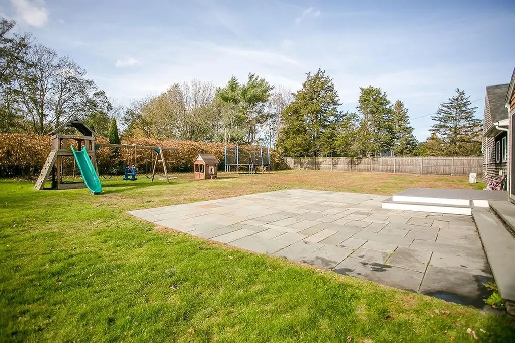 1994 East Main Road Portsmouth RI 02871