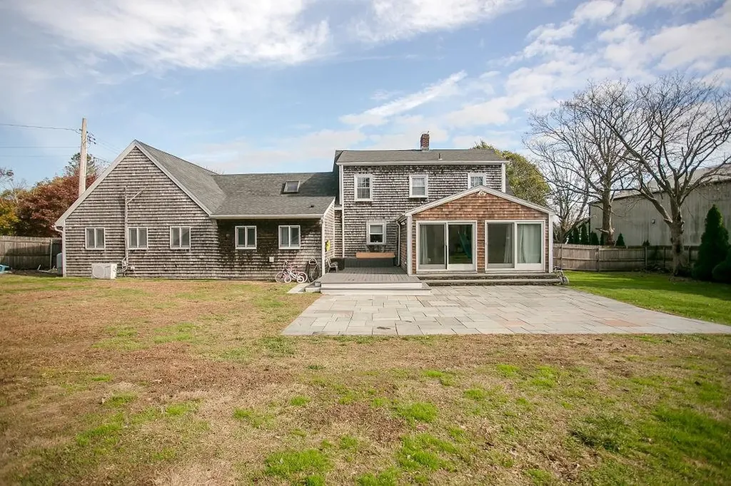 1994 East Main Road Portsmouth RI 02871