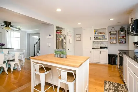 1994 East Main Road Portsmouth RI 02871