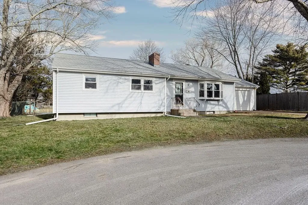 11 Granada Terrace Middletown RI 02842