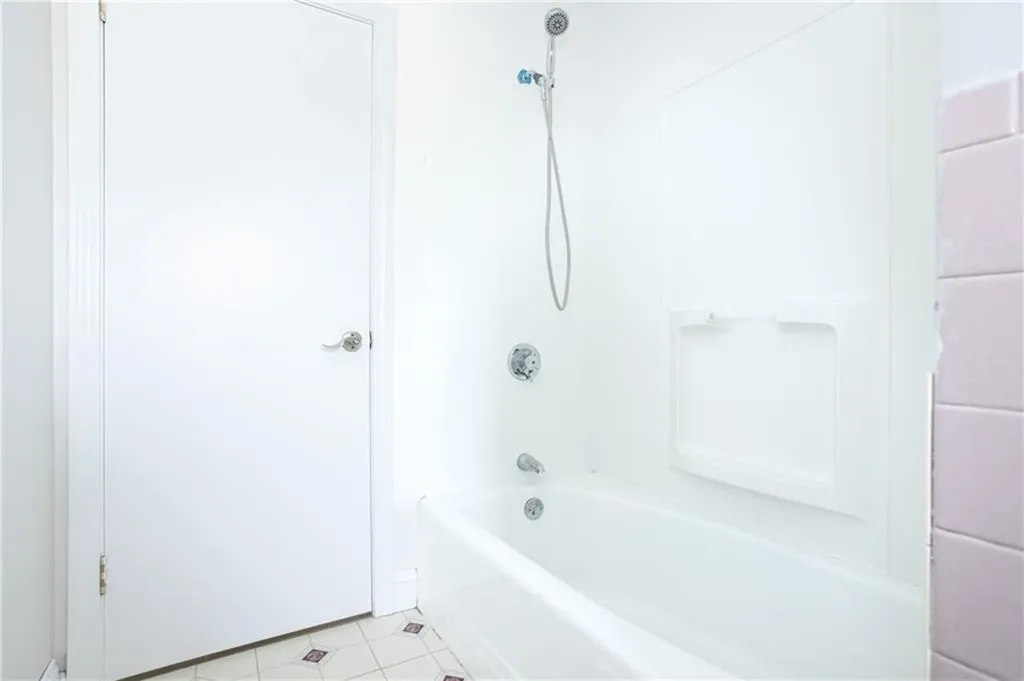 11 Granada Terrace Middletown RI 02842