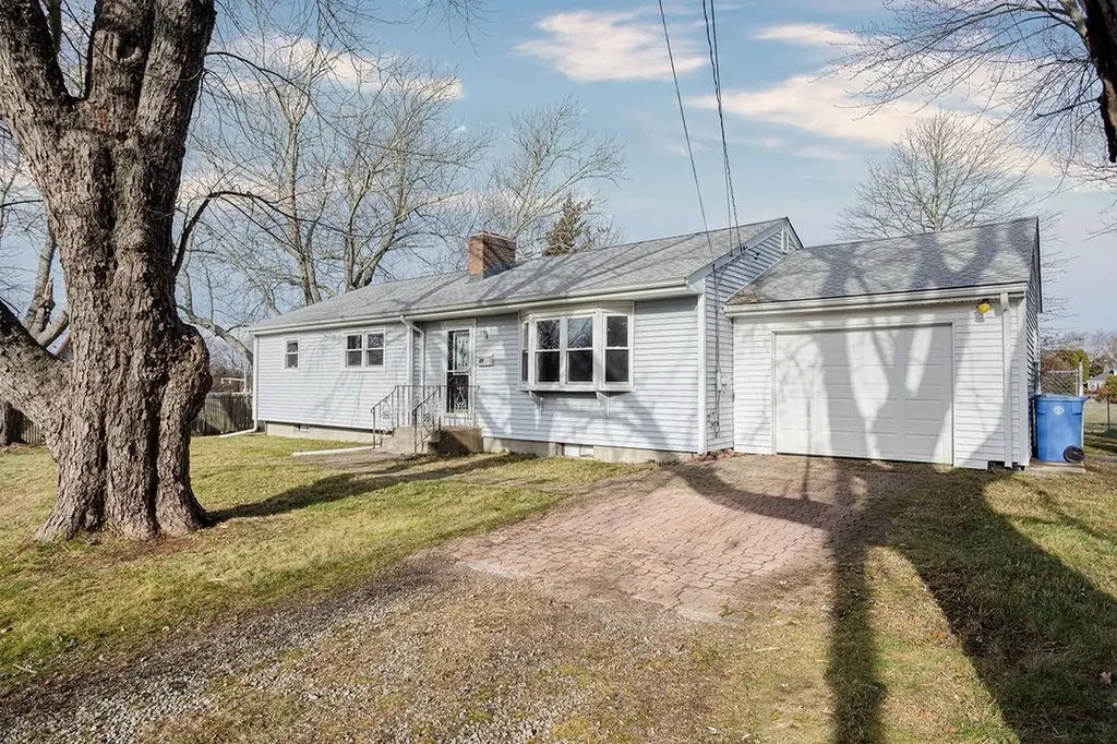 11 Granada Terrace Middletown RI 02842