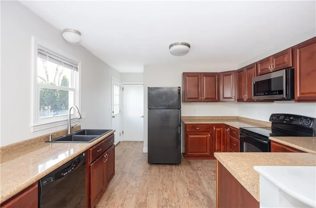 11 Granada Terrace Middletown RI 02842