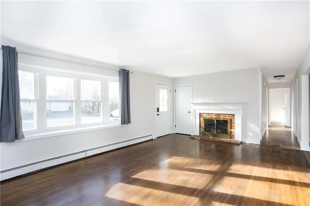 11 Granada Terrace Middletown RI 02842