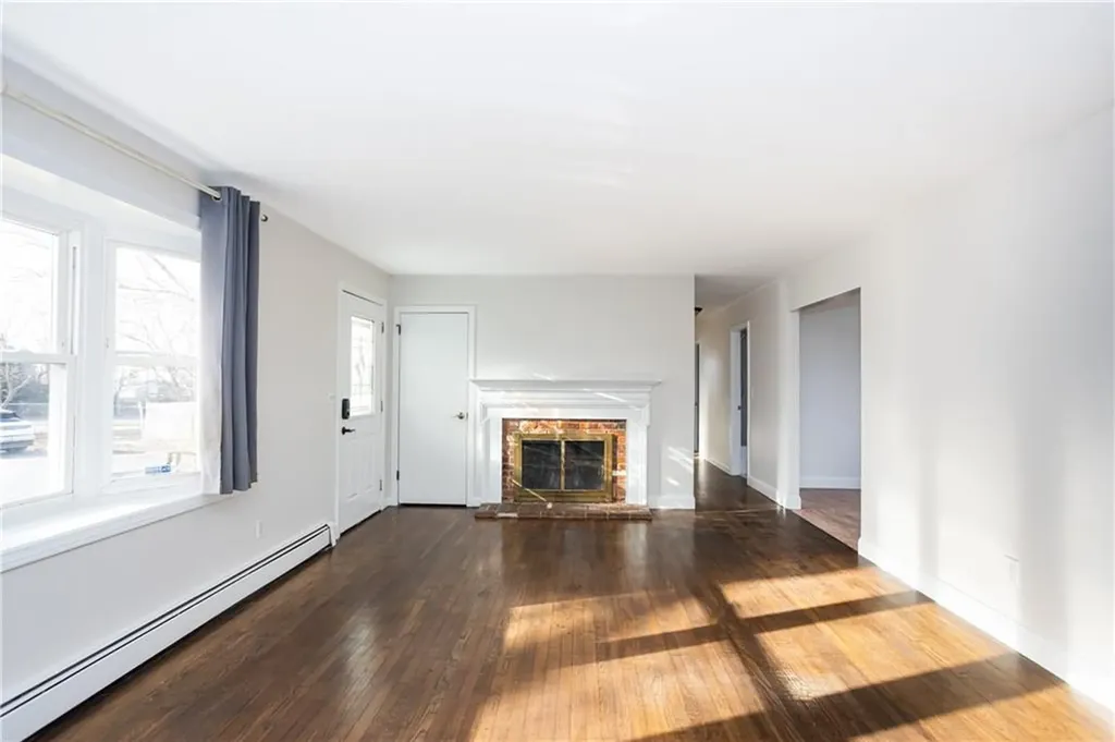 11 Granada Terrace Middletown RI 02842