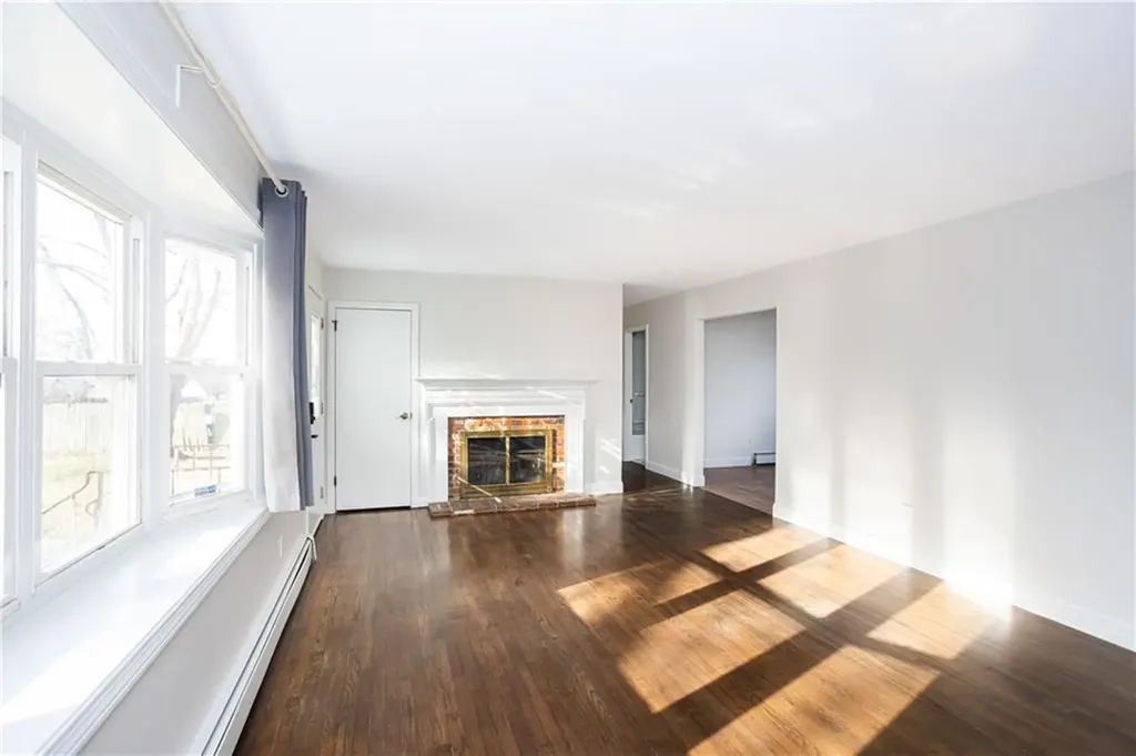 11 Granada Terrace Middletown RI 02842