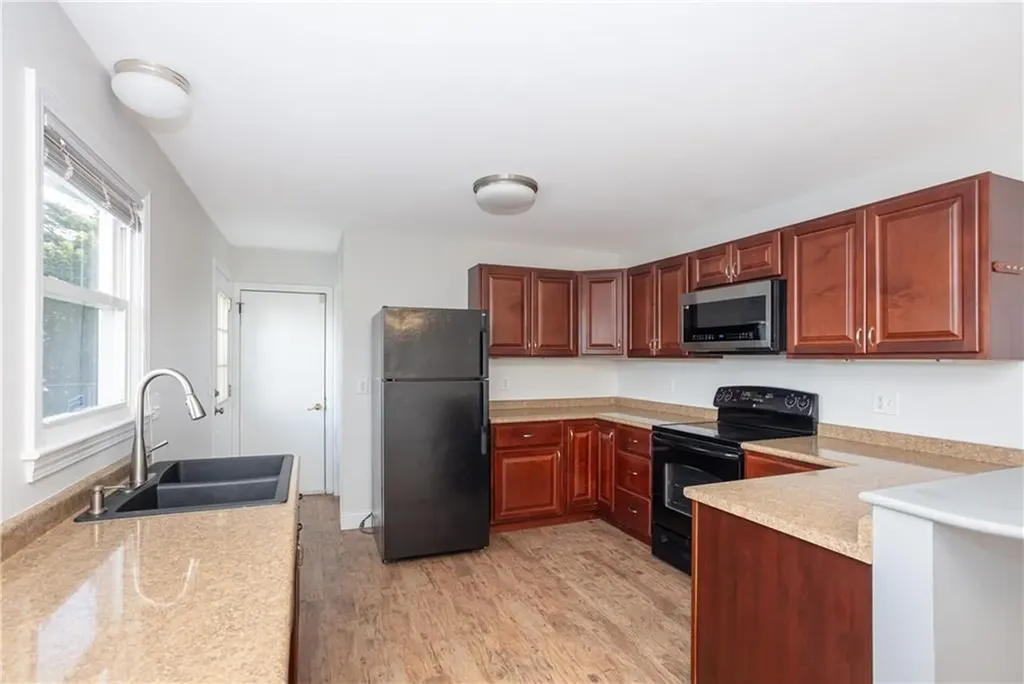 11 Granada Terrace Middletown RI 02842