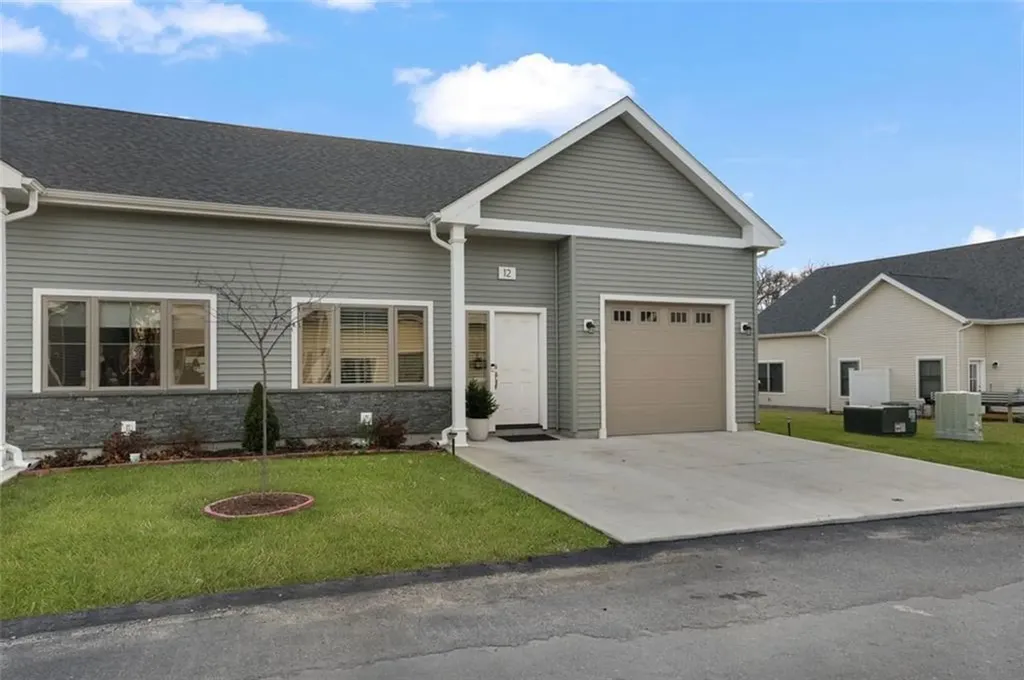 12 West Valley Circle West Warwick RI 02893