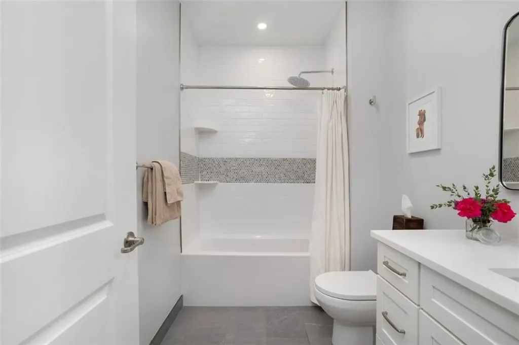 12 West Valley Circle West Warwick RI 02893