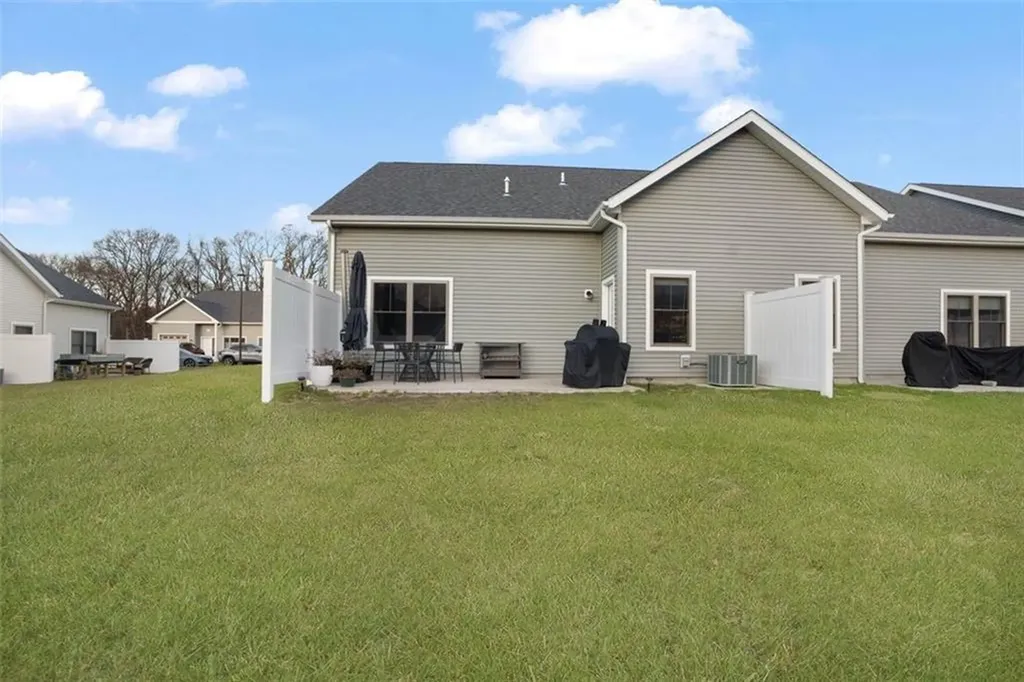 12 West Valley Circle West Warwick RI 02893