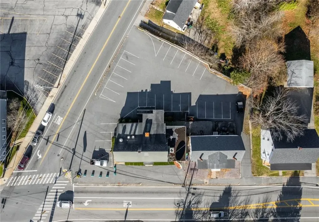 1593 1595 Centerville Road Warwick RI 02886