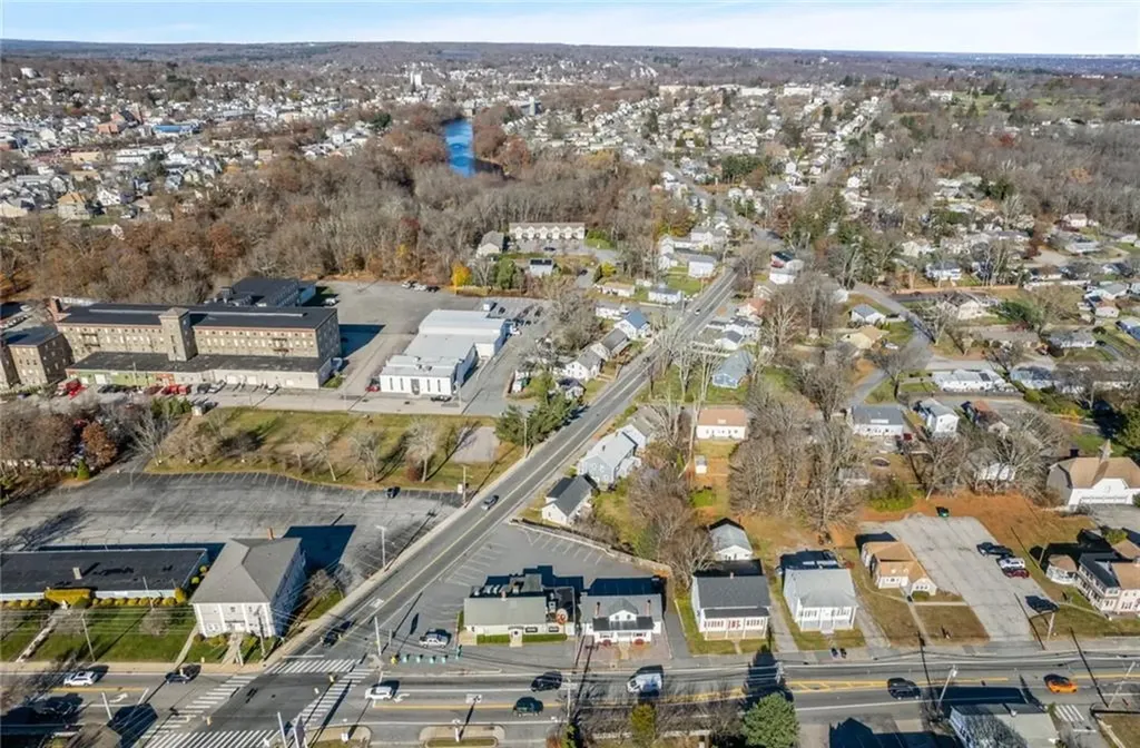 1593 1595 Centerville Road Warwick RI 02886