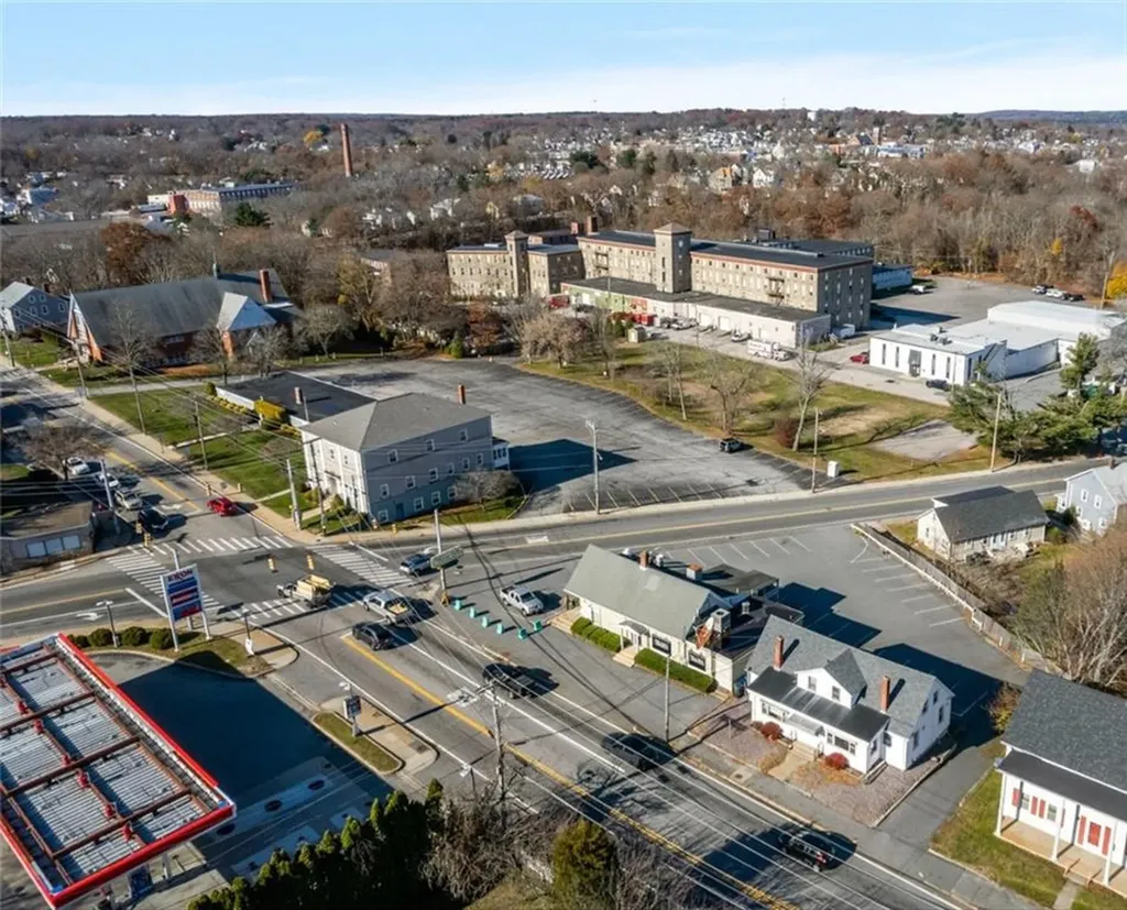 1593 1595 Centerville Road Warwick RI 02886