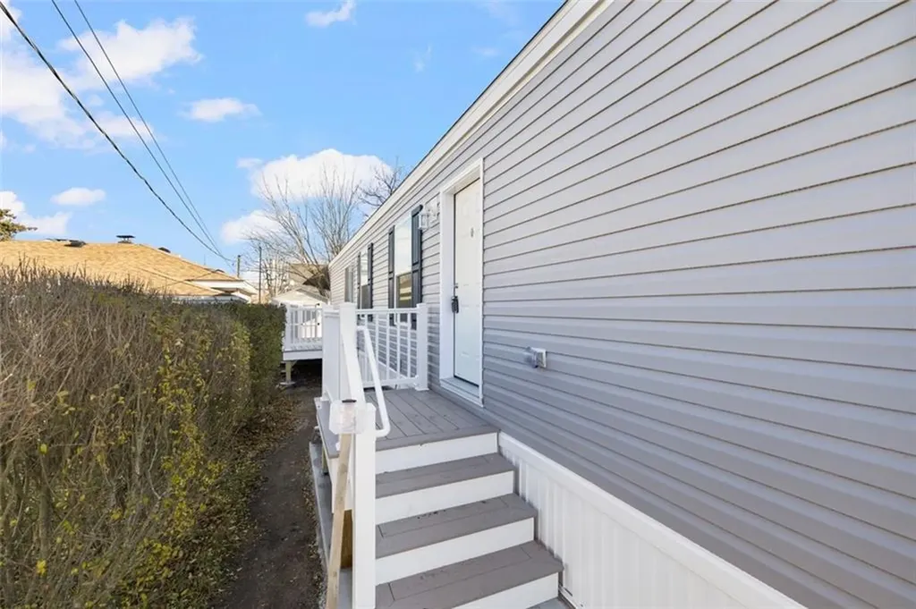 38 Lowell Avenue Pawtucket RI 02861