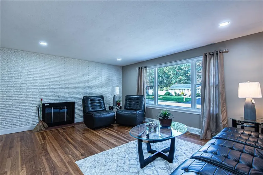 20 Maplewood Drive Coventry RI 02816