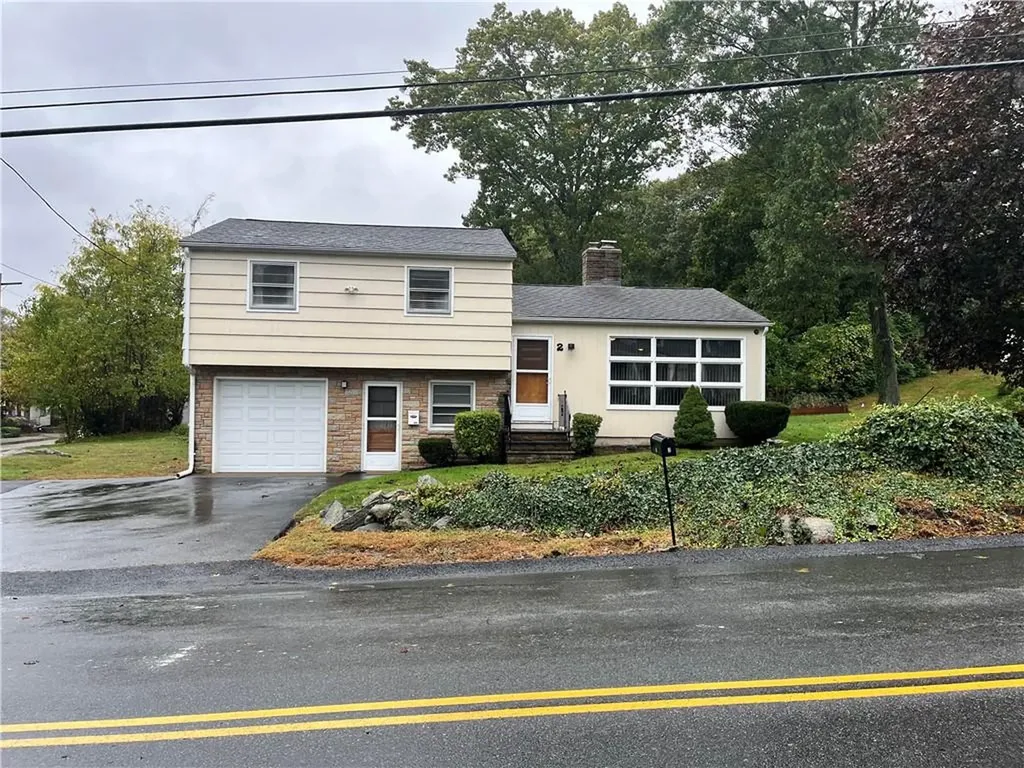 2 Cobble Hill Road Lincoln RI 02865
