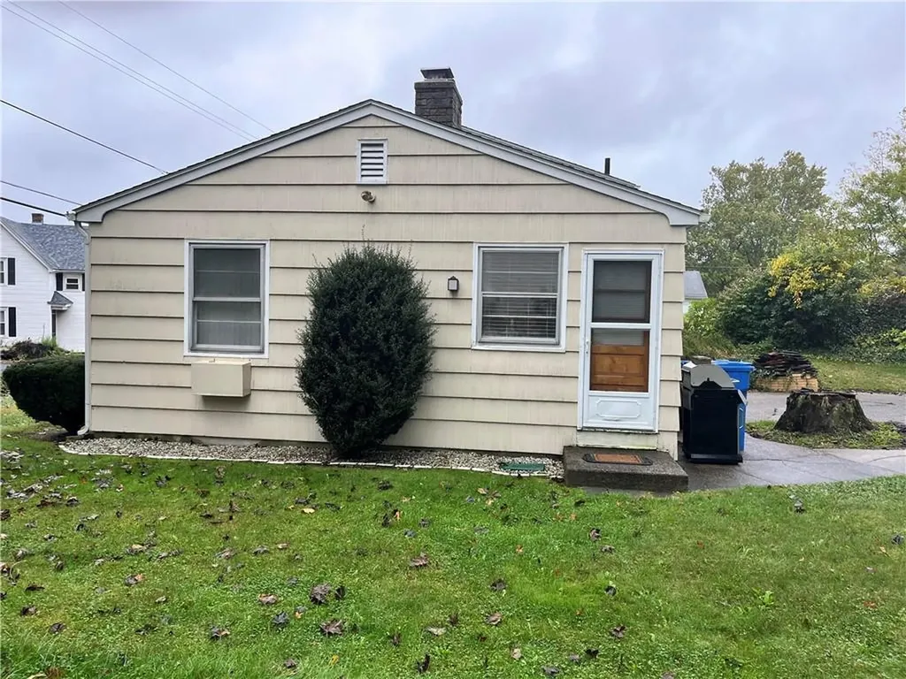 2 Cobble Hill Road Lincoln RI 02865