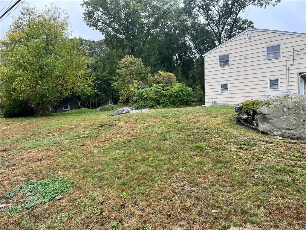 2 Cobble Hill Road Lincoln RI 02865