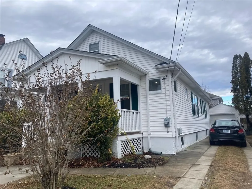 11 Griswold Avenue Cranston RI 02910