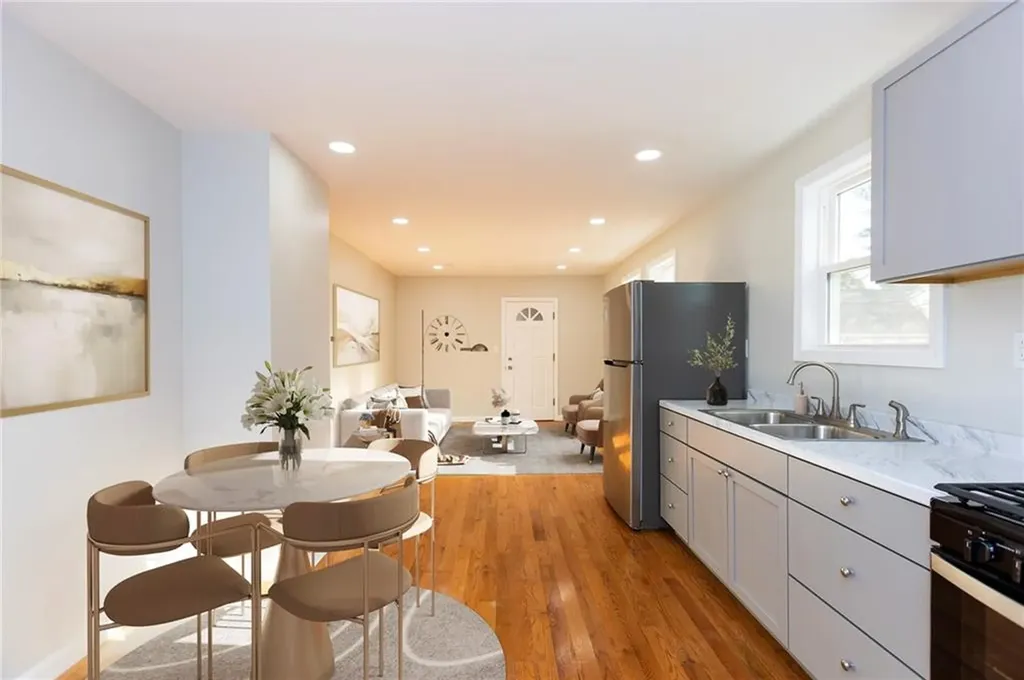 45 Tourtelott Avenue Warwick RI 02886