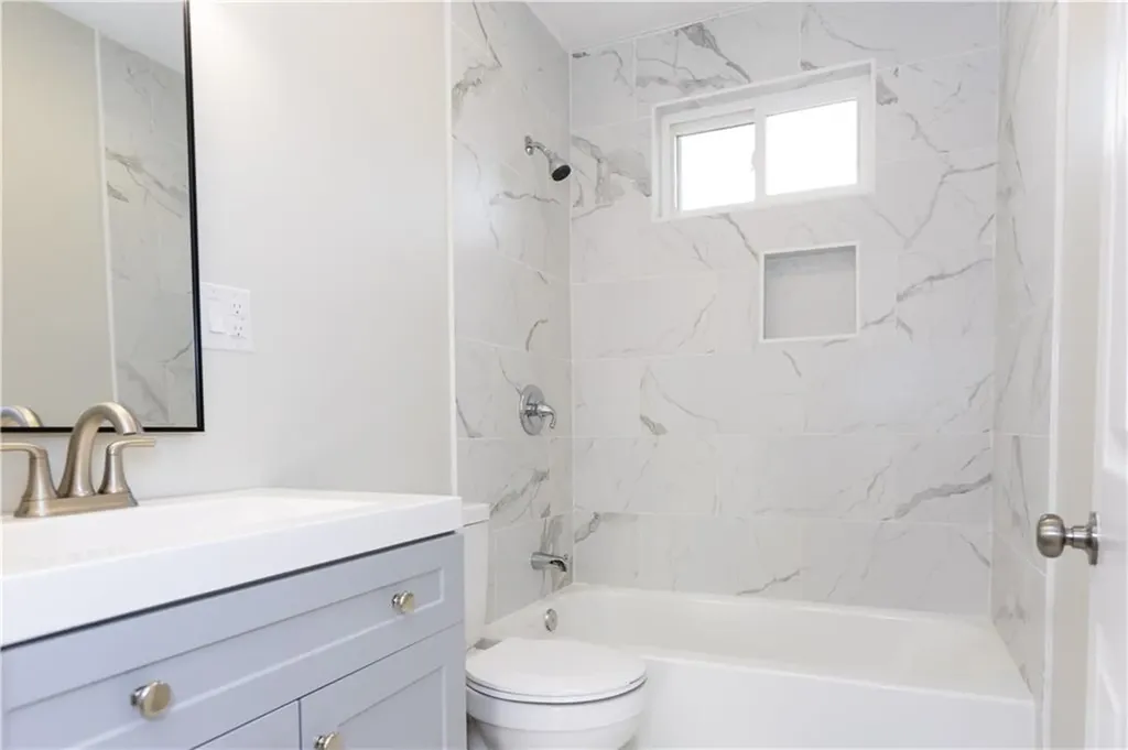 45 Tourtelott Avenue Warwick RI 02886