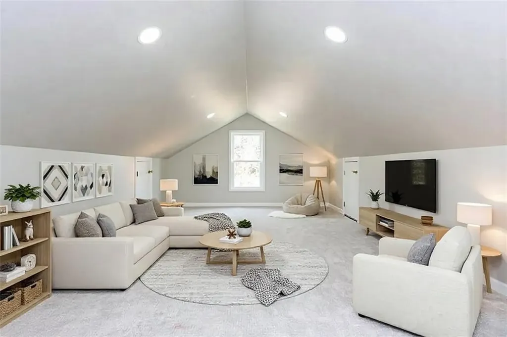 45 Tourtelott Avenue Warwick RI 02886