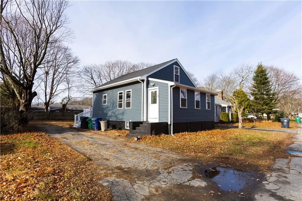 45 Tourtelott Avenue Warwick RI 02886