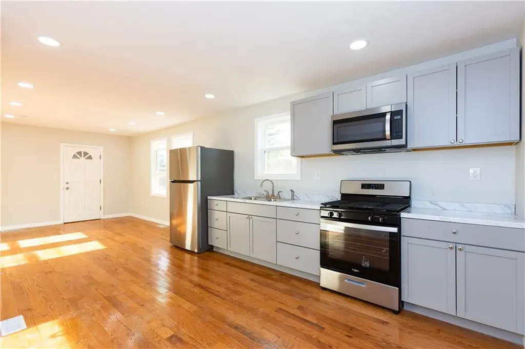 45 Tourtelott Avenue Warwick RI 02886