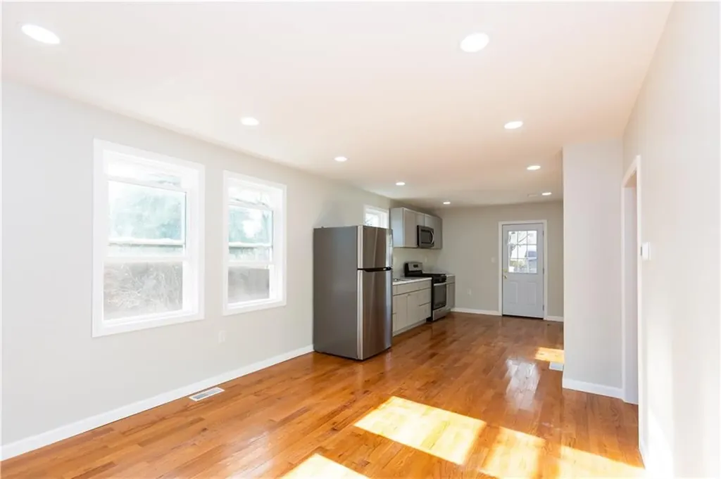 45 Tourtelott Avenue Warwick RI 02886