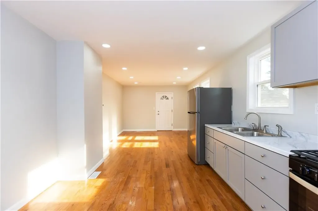 45 Tourtelott Avenue Warwick RI 02886