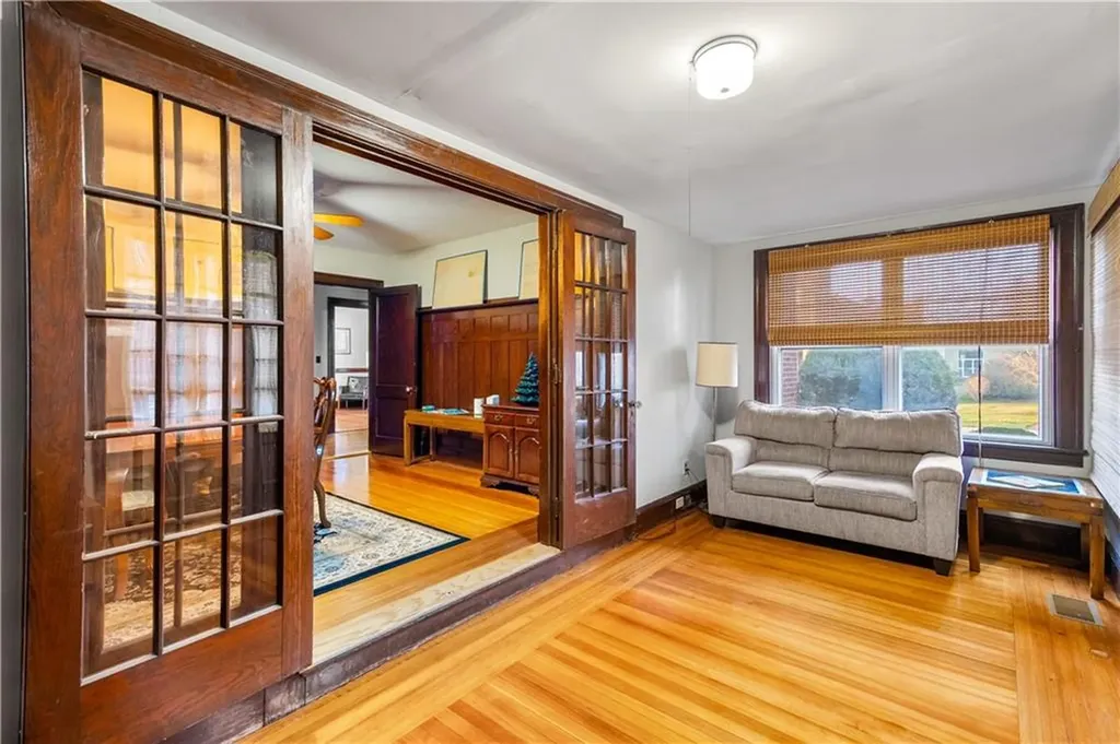 3252 Post Road Warwick RI 02886