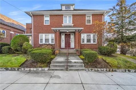 3252 Post Road Warwick RI 02886