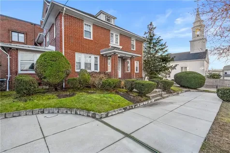 3252 Post Road Warwick RI 02886