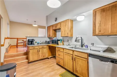 3252 Post Road Warwick RI 02886