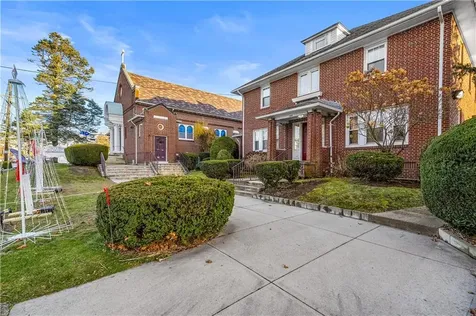 3252 Post Road Warwick RI 02886
