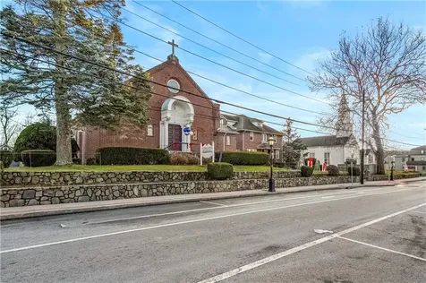 3252 Post Road Warwick RI 02886